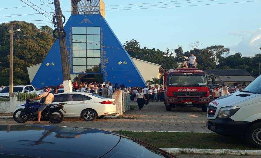 Missa De Corpo Presente Emo O E L Grimas Marcam Despedida Da Irm Nair