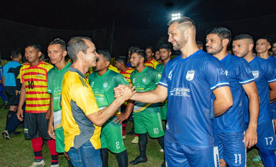 Prefeito Zequinha Lima inaugura obras de revitalização do estádio O